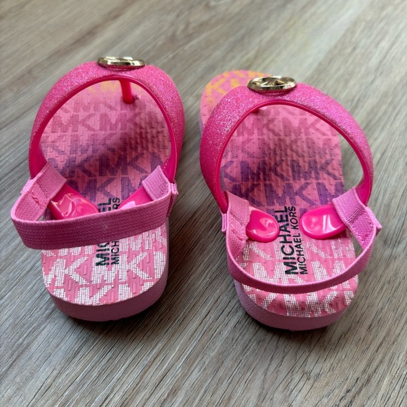 Michael Kors Baby Girl Flip Flop Thong Sandal Pink Orange Gold Size 5 NWT - Picture 4 of 8
